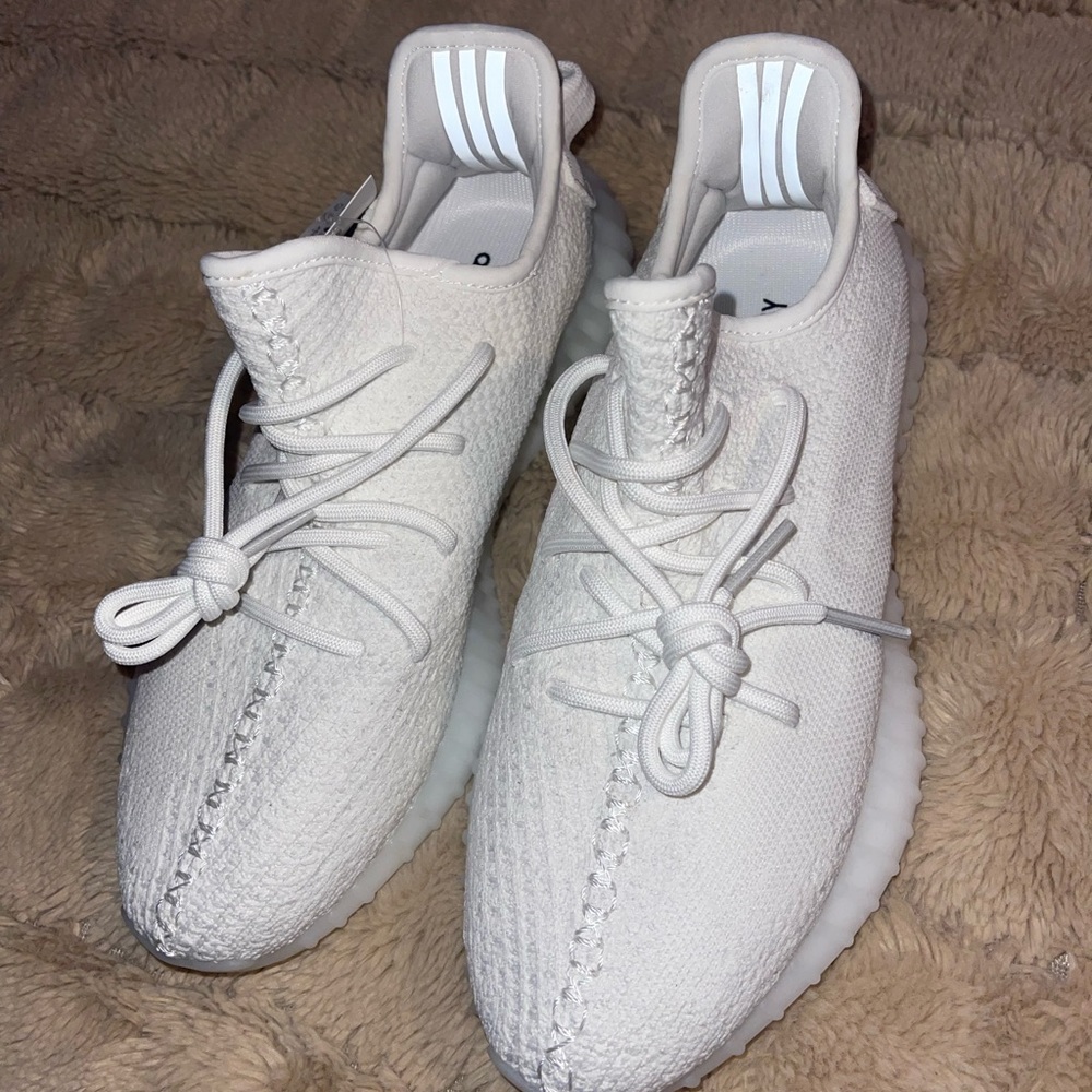 Yeezy Boost 350 - Picture 2 of 4